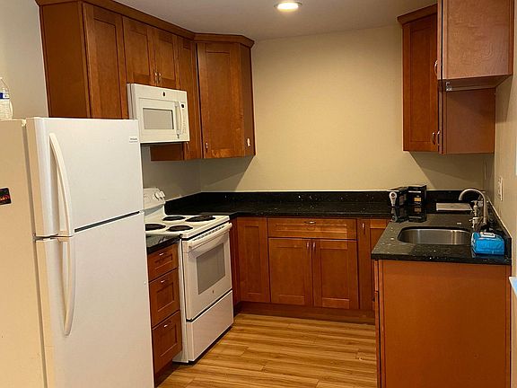 2nd image of 938 Sobrato Dr APT C