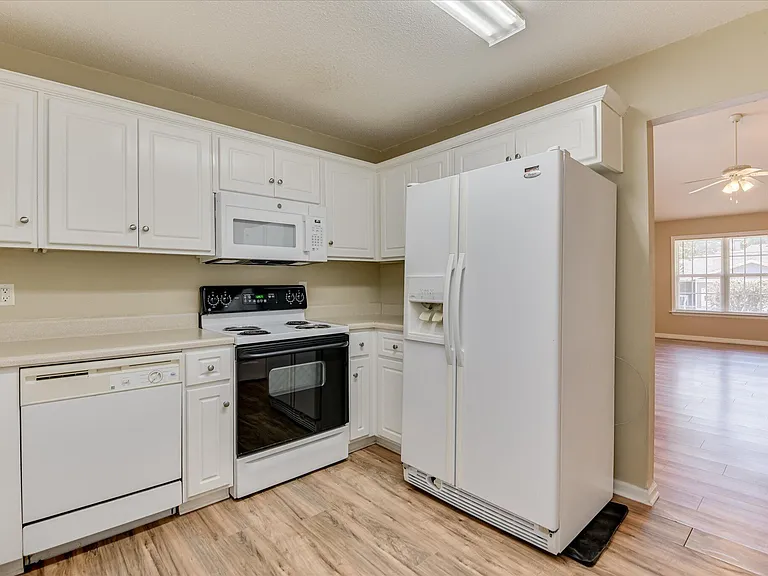 118 Charleston Row Blvd — Photo 10