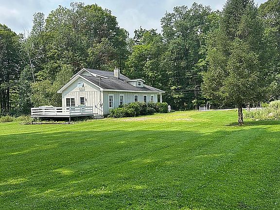 3rd image of 4934 Bayview Rd