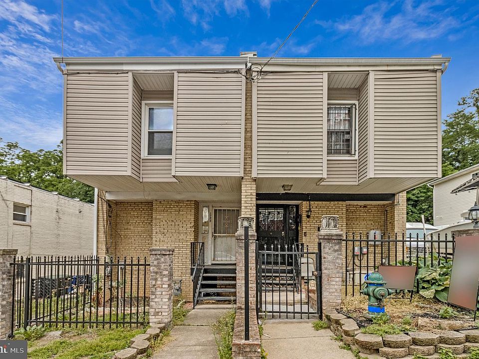 1st image of 1722-1726 Galen St SE