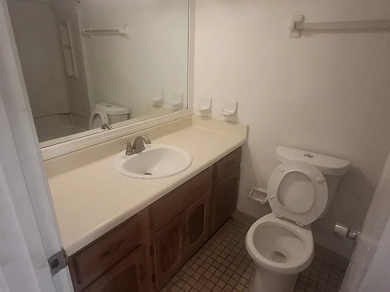 2146 Country Walk Way SE #B — Photo 14