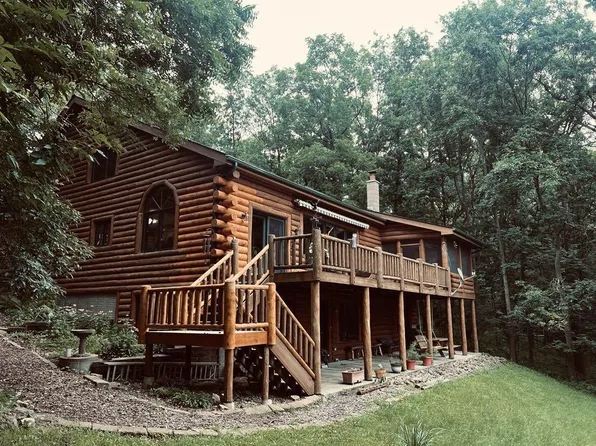 61651 Hawk Point Road, Ferryville, WI 54628