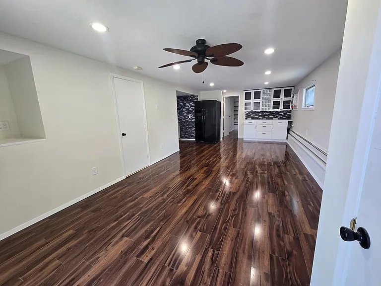 E Clearwater Rd — Photo 4