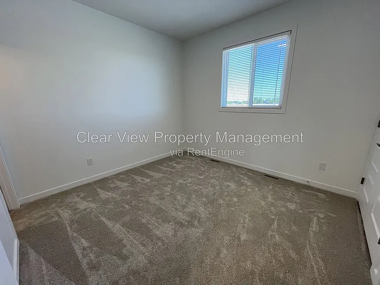 319 Aquitania Blvd W #UPPER LEVEL — Photo 14