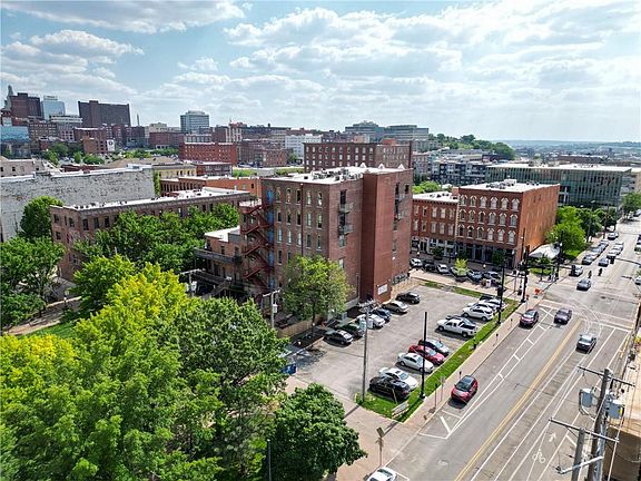 4th image of 309 Delaware St APT 204
