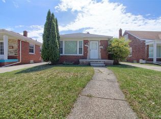 17084 Stricker Ave, Eastpointe, MI 48021