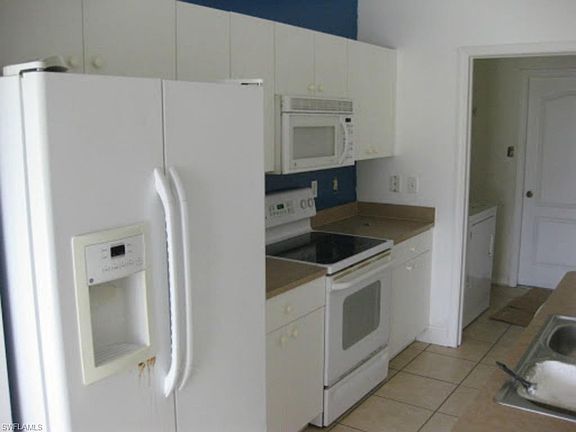 3rd image of 4158 NE 9th Ave