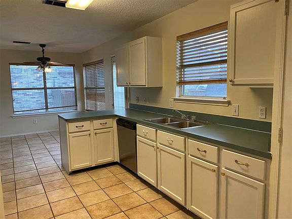 2nd image of 1040 Lake Trail Dr