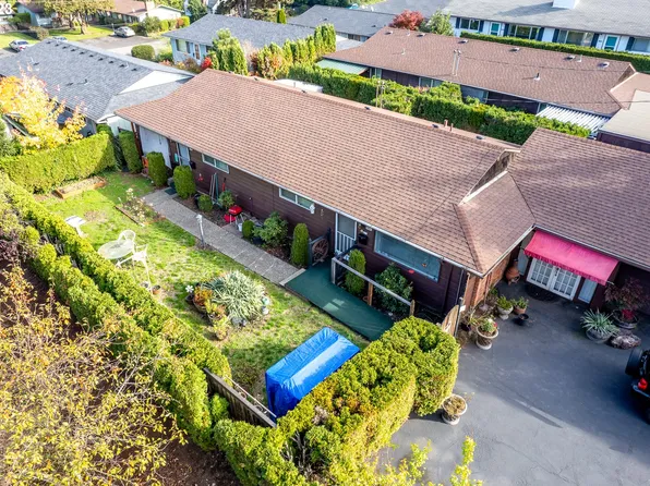 9001 NE Irving St, Portland, OR 97220