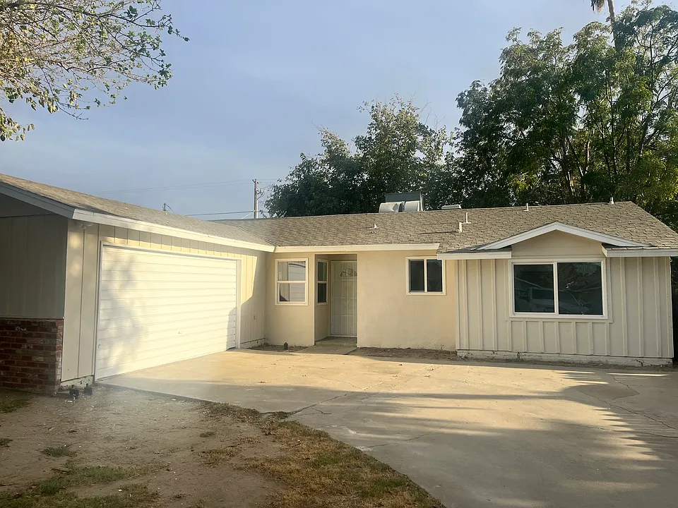 525 Lombardy Ln