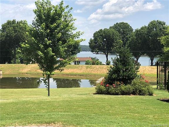 2nd image of 120 Heron Cove Loop