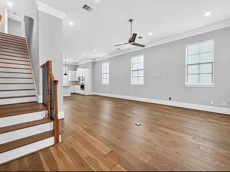 815 Bringhurst St — Photo 9