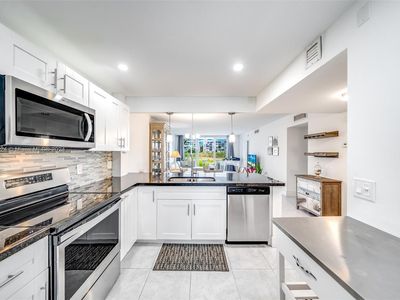 2651 S Palm Aire Dr APT 105, Pompano Beach, FL, 33069