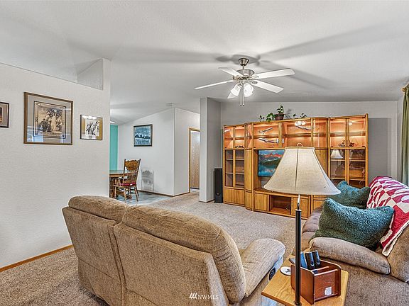 front room, very spacious 