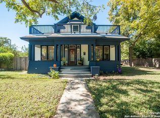 1204 N Milam St, Seguin, TX 78155