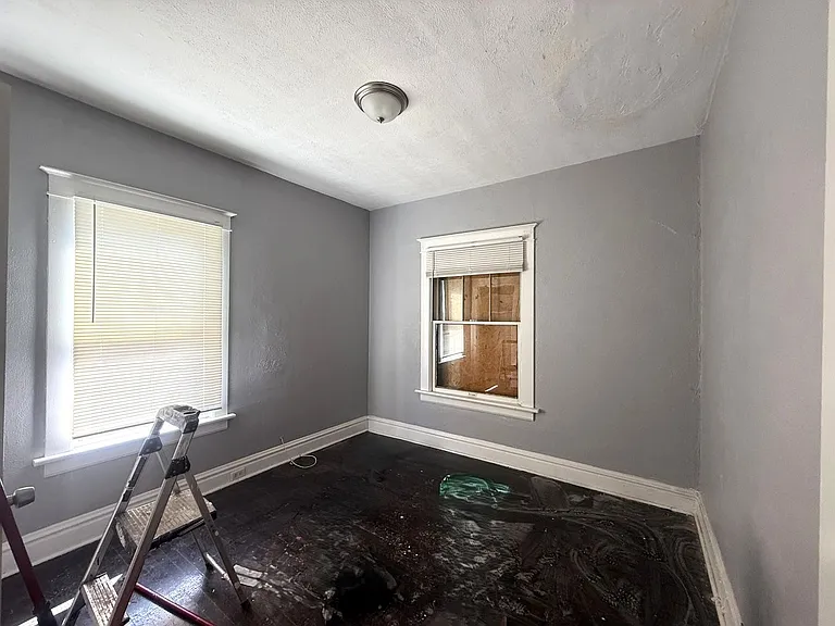 605 Fremont St — Photo 4