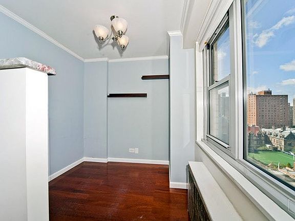 3rd image of 100 W 93rd St APT 11E