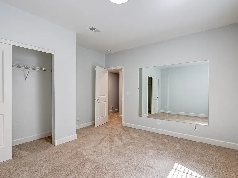 10732 Hillsboro Cir — Photo 48