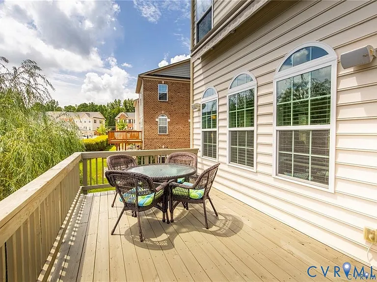 411 Siena Ln — Photo 45