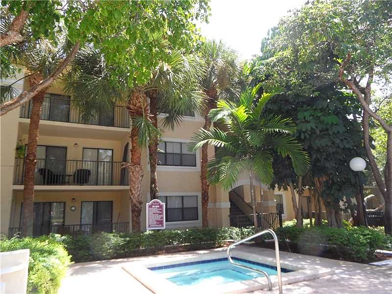 2nd image of 630 S Park Rd #35-3