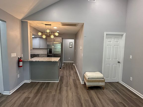 Eat in Kitchen/ Breakfast Bar