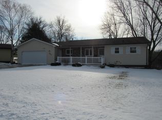 322 Oak Knoll Ct, Blue Earth, MN 56013