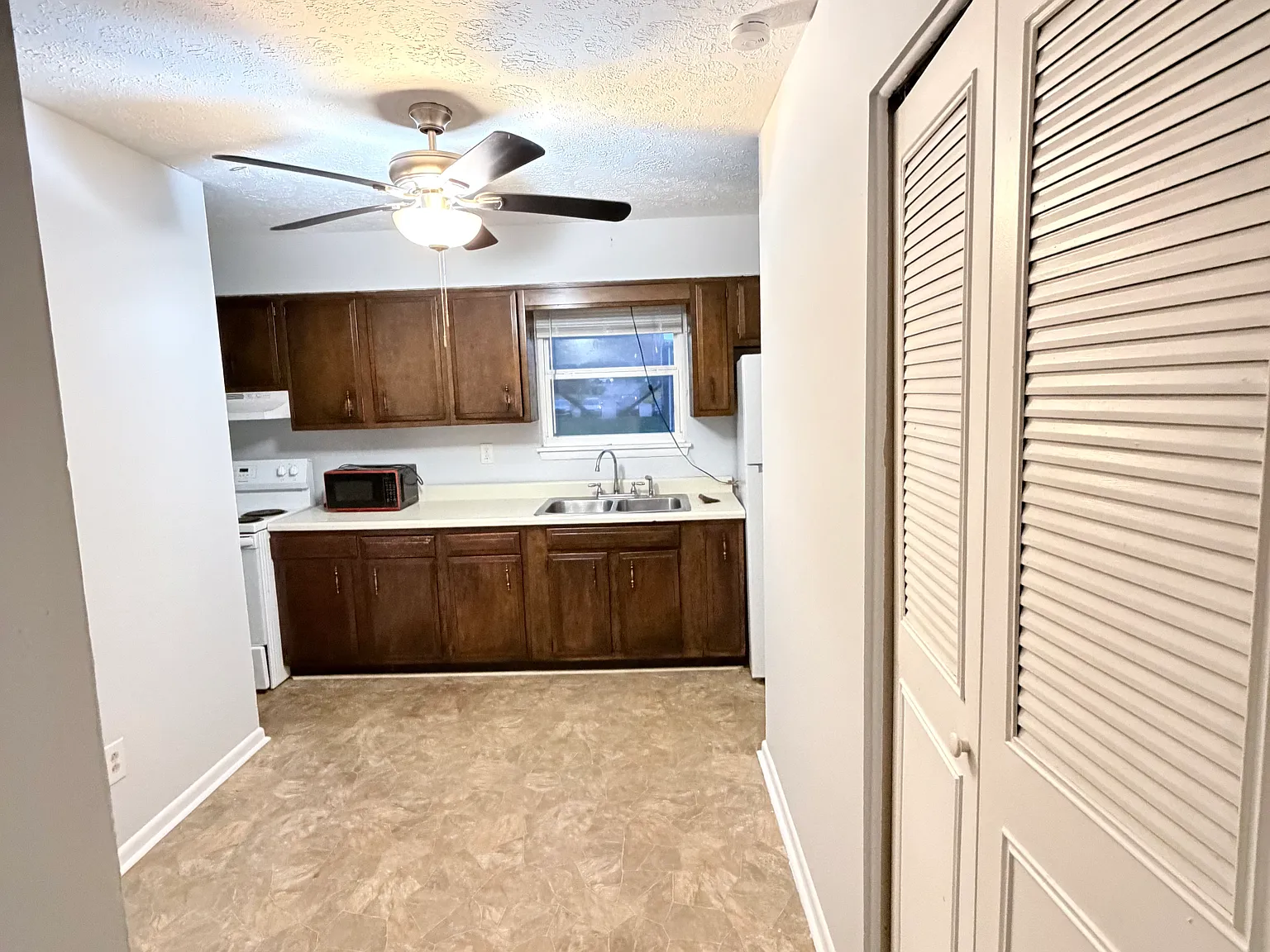 3204 Fordhaven Rd — Photo 2