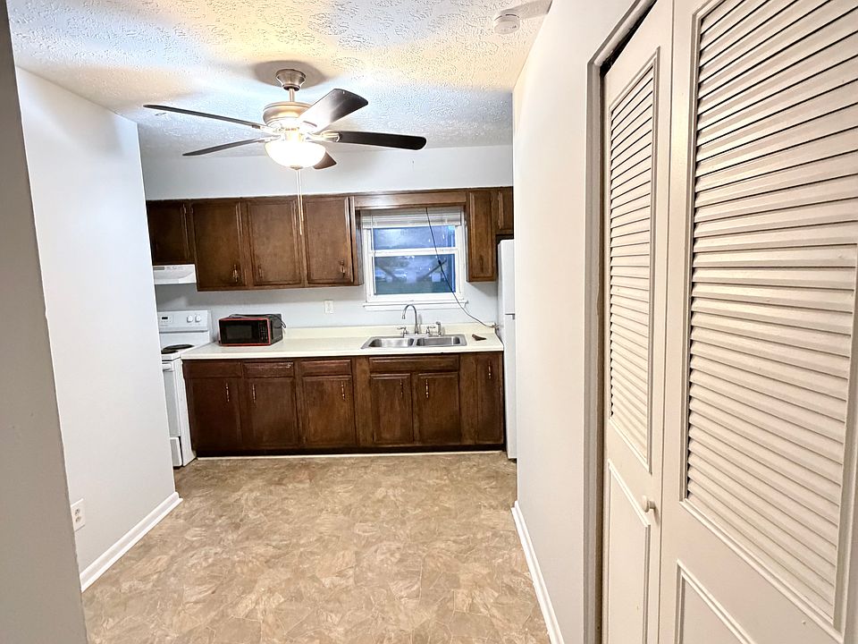 2nd image of 3204 Fordhaven Rd #4