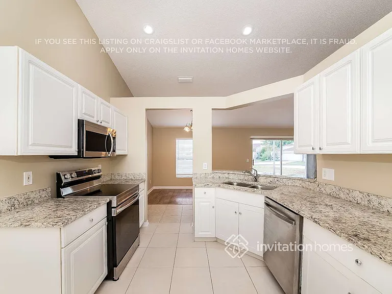 4635 Sanibel Way — Photo 8