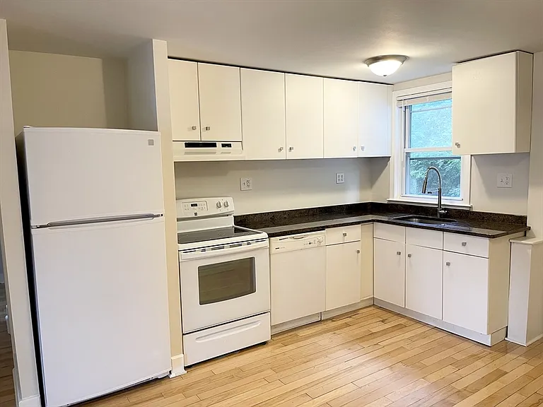 20 Boylston St #4 — Photo 3