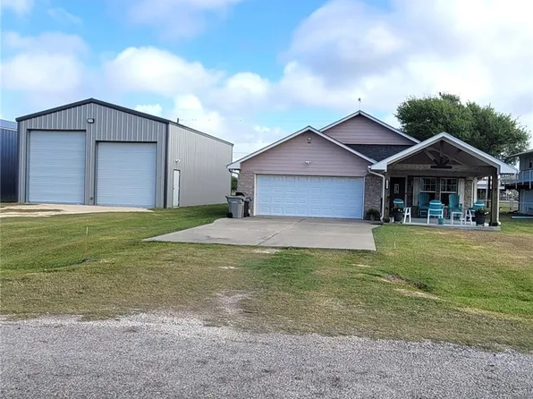 1404 W Baltimore Ave, Seadrift, TX 77983