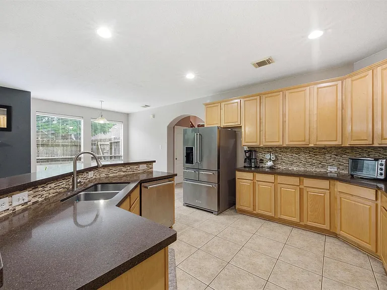 3331 Lost Maple Forest Ct — Photo 16