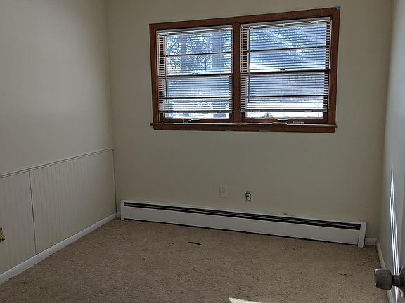 4th image of 36 3rd St NE