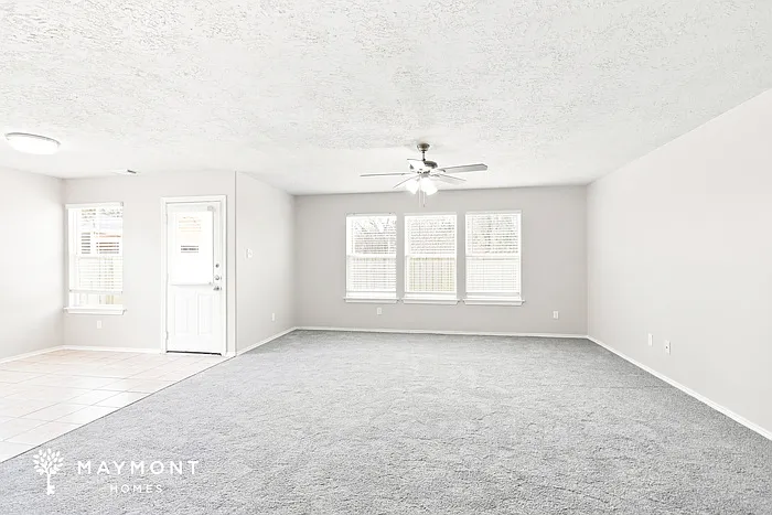 5 bed, 2.5 bath, 2772 sqft, $2,219 — Photo 4