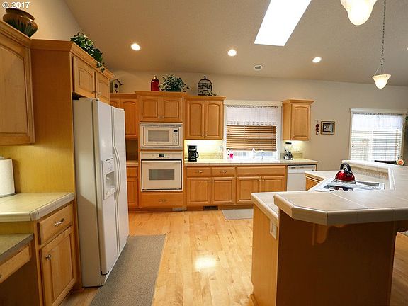 3rd image of 17503 NE 30th St