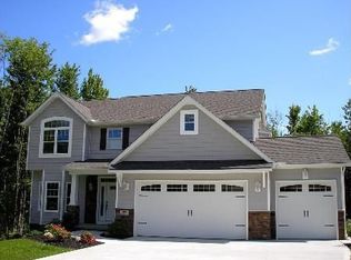 109 Bentwood Dr, Chardon, OH 44024