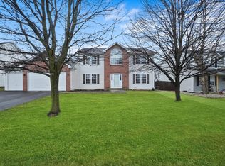 187 Red Oak St, Poplar Grove, IL 61065