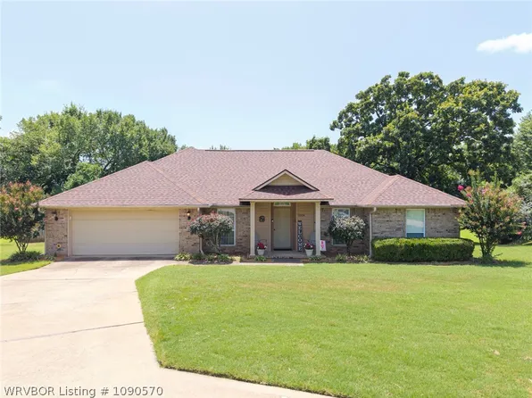 9504 E Pointe Dr, Fort Smith, AR 72903