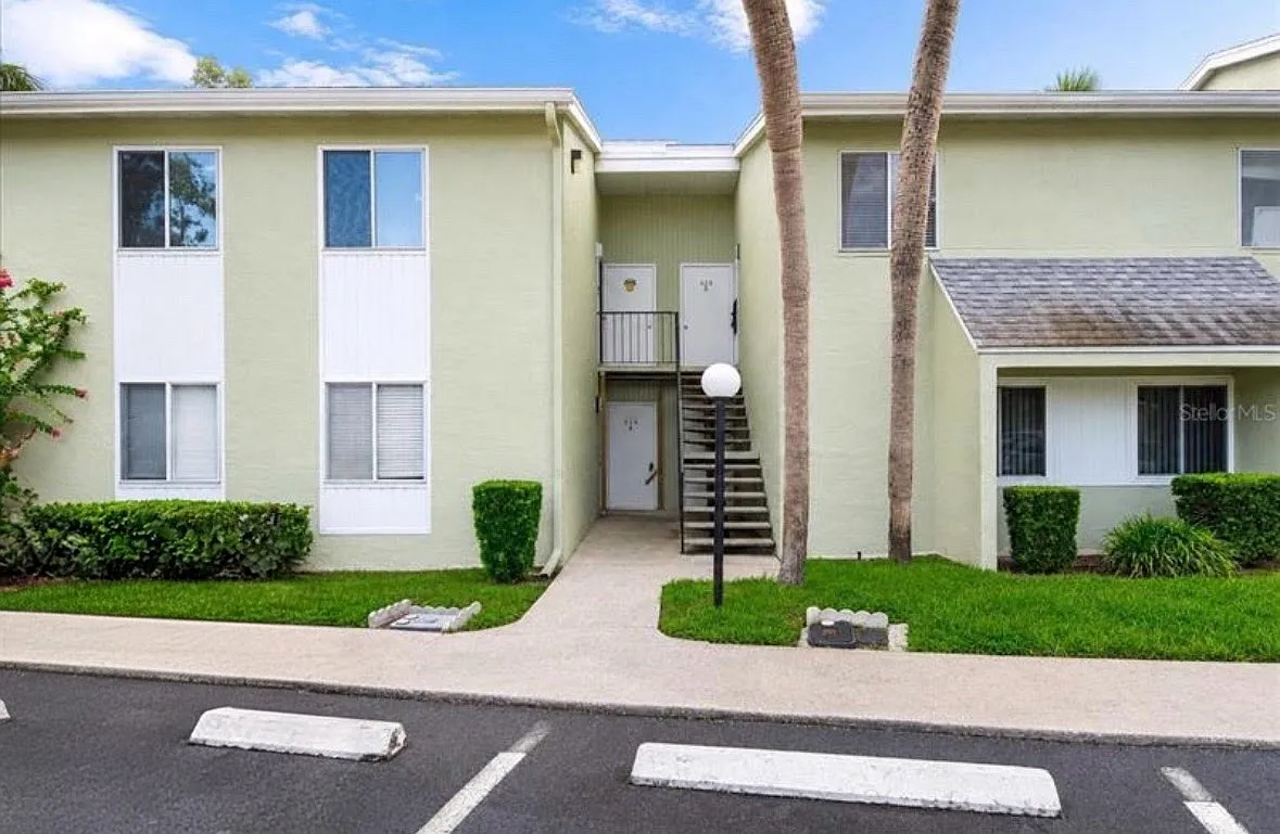 2 bed, 1072 sqft, $1,250 — Photo 1