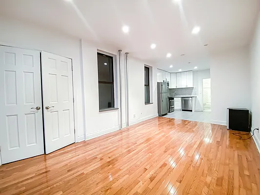 Rented by City Connections Realty | media 12