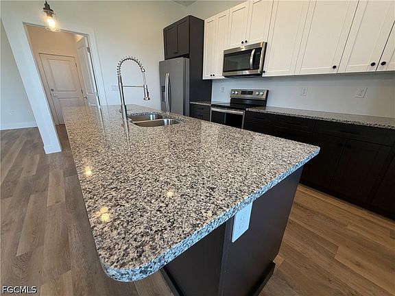 5th image of 336 SW 31st Pl