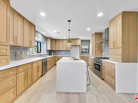 5th image of 9222 Gainford St