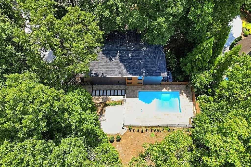 5 bed, 7.0 bath, 4516 sqft, $14,000 — Photo 4