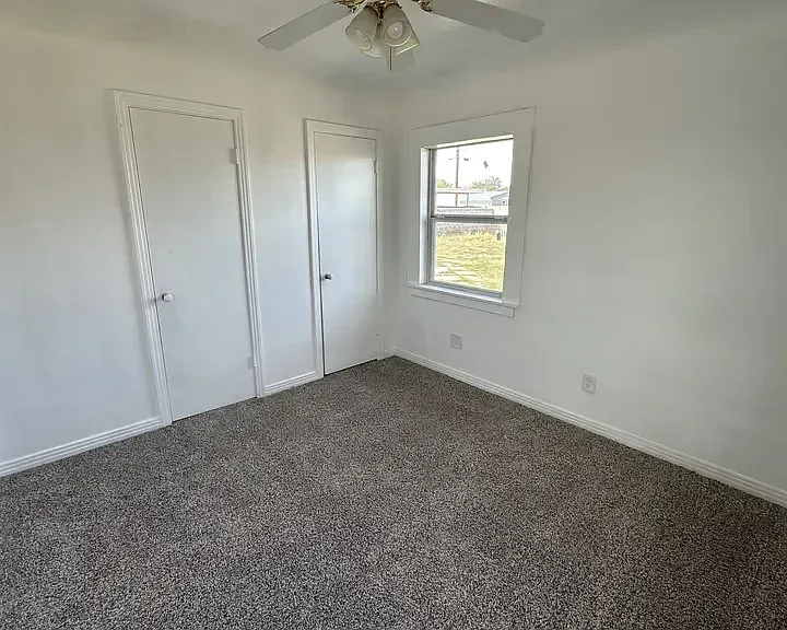 3202 Thomas Ave — Photo 11