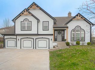 7343 Meadowlark Dr, Shawnee, KS 66227
