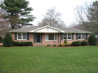 39 Hatton Ave, Kilmarnock, VA 22482