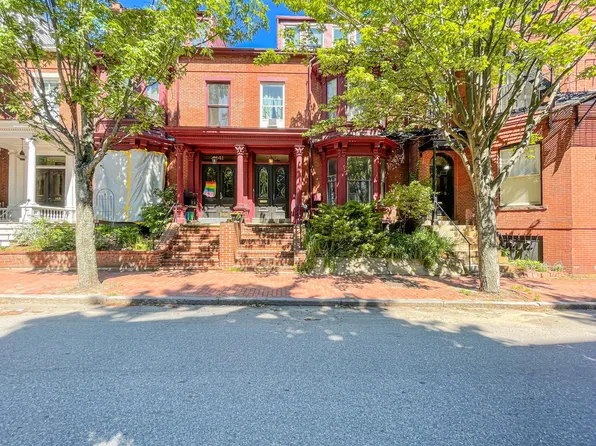 139 Spring St #3, Portland, ME 04101