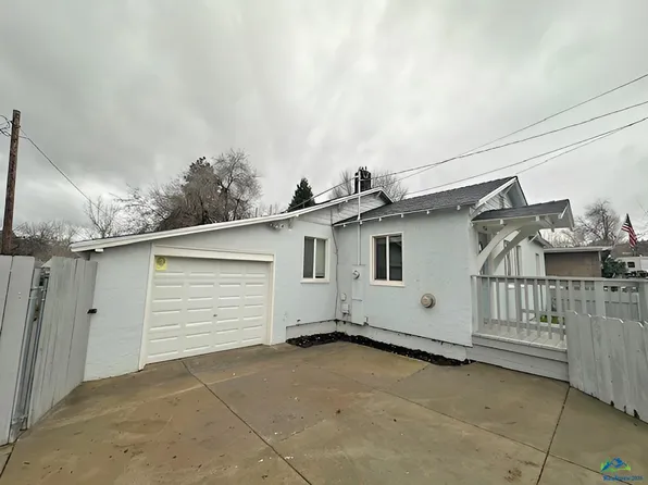 984 Chestnut St, Susanville, CA 96130