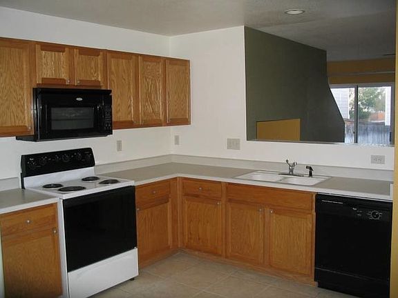 Eat in kitchen