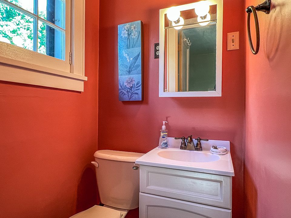 606 South 9th Street 3 606 S 6th St Escanaba MI Zillow